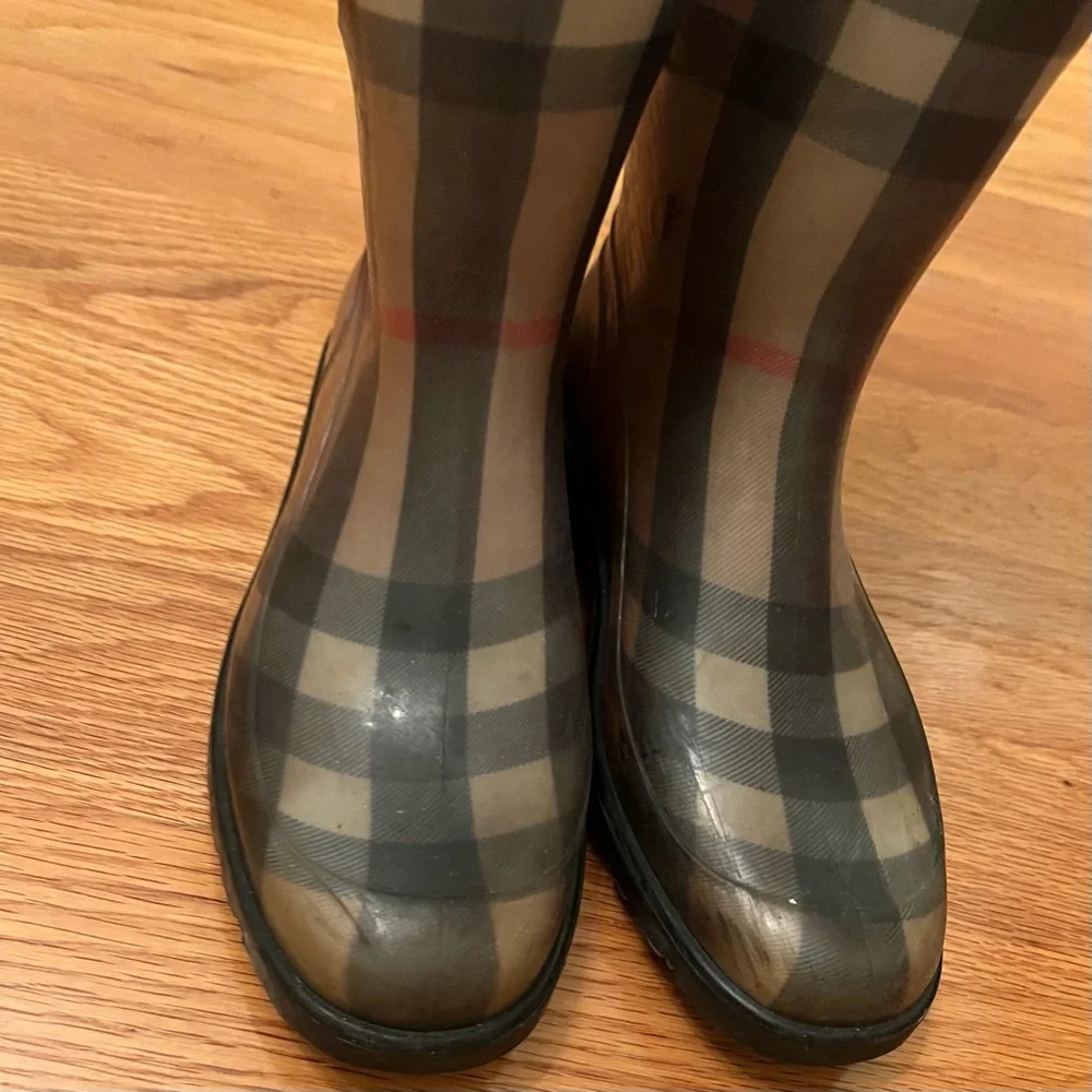 Burberry Rain Nova Check Rain Boots - Picture 6 of 9